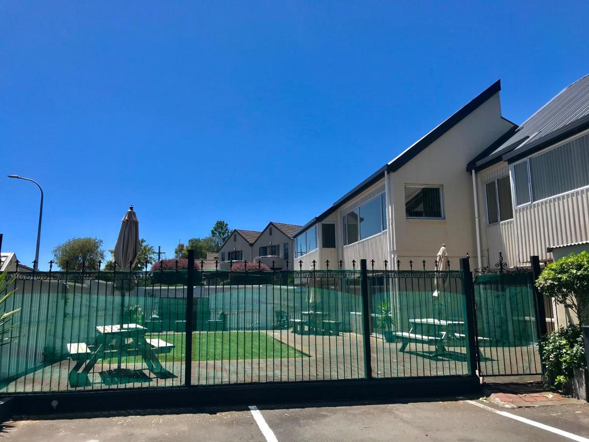 Tui Oaks Motel Таупо Экстерьер фото