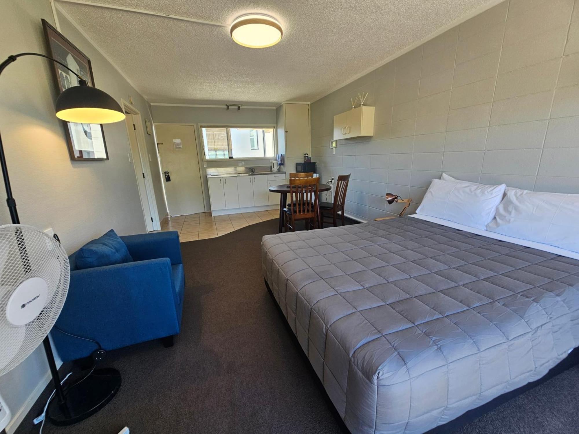Tui Oaks Motel Таупо Экстерьер фото