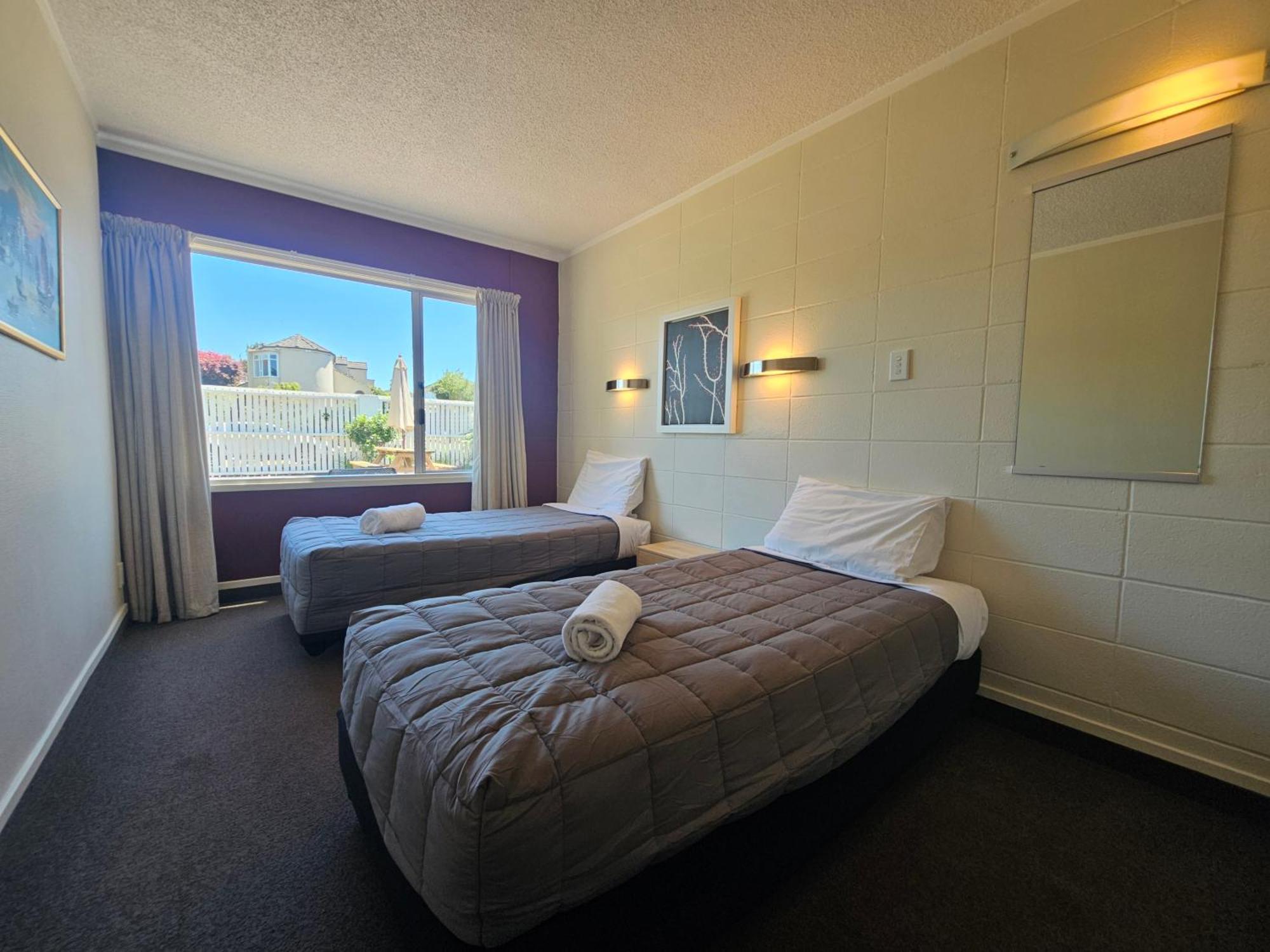 Tui Oaks Motel Таупо Экстерьер фото