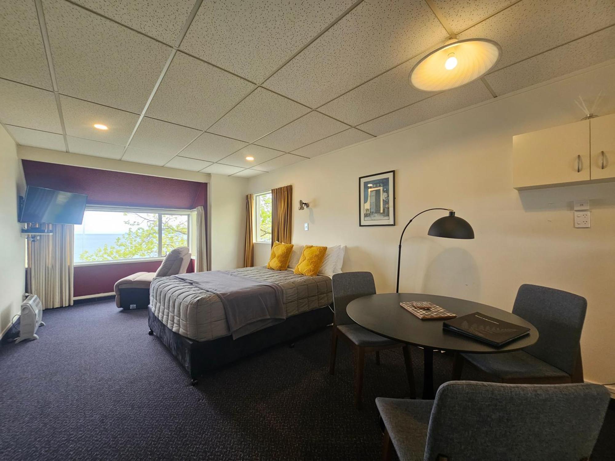 Tui Oaks Motel Таупо Экстерьер фото