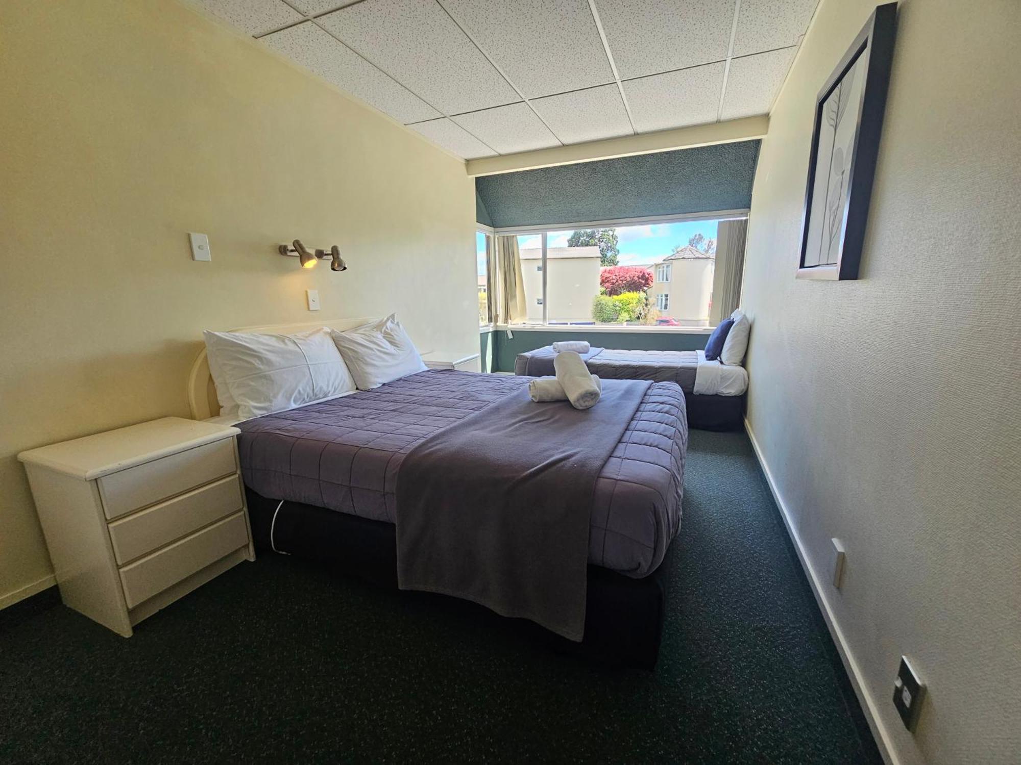 Tui Oaks Motel Таупо Экстерьер фото