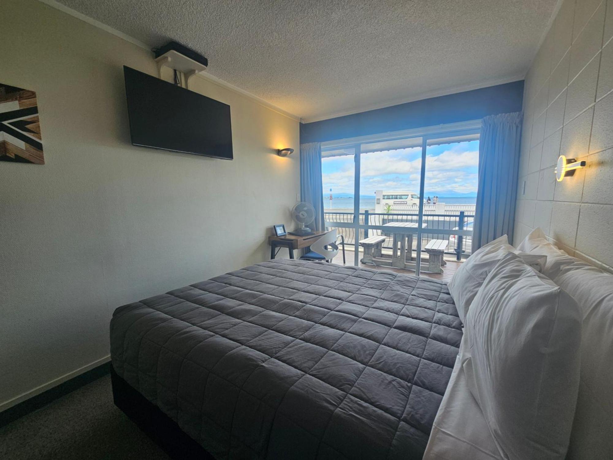 Tui Oaks Motel Таупо Экстерьер фото
